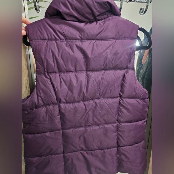 SOLD Old Navy Purple puffer vest Medium - Picture 3 of 7